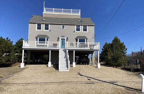 Newbury House | Plum Island Waterfront with 360 water views and roof deck!