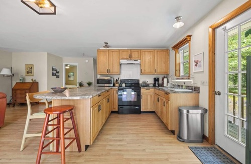 Blue Hill House | Pondside Retreat with Private Island!