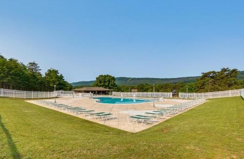 The Woods House | Pool Access: Peaceful Cabin in The Woods Resort!