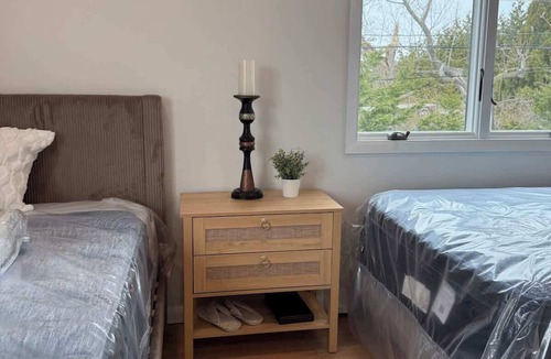 Southampton Bed & Breakfast | Pool Gym Biocharger Tennis Private bath All New BR