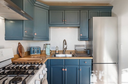 Summerland Cottage | Poppy's Oceanview Cottage | The Chosen Collection