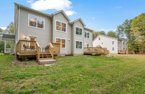 Maple Hill House | Premium 3-Story Townhome | Perfect for Large Groups