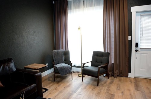 Greensburg Apartment | Premium accommodations for up to 4 people in the heart of Downtown Greensburg