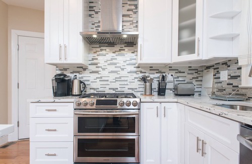 Newtonville Condo | Premium Furnished 2B 1.5B Home Monthly Stay in Newton