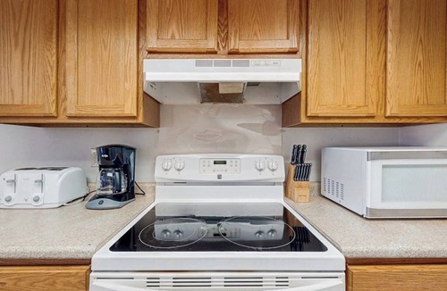 Stowe Area Condo | Premium Stowe condo: prime location & resort amenities including pool