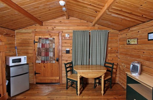 Centre Hall Cabin | Primitive Cabin PC2