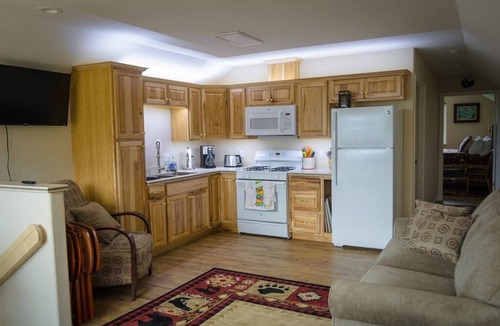 Sterling Apartment | Pristine Private Kenai River Front Property With An Eagle's Nest 360 Degree View
