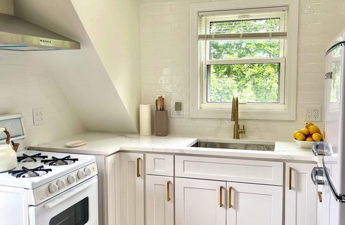 Weymouth House | Private 2BR Near Boston - Warm & Cozy - Family Friendly