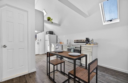 Westbrook Center Apartment | Private 2nd-Floor Apt | 4 Mins to Beach | EV Charger & Parking Included
