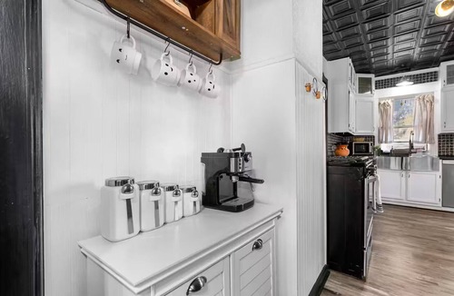 Kansas City House | Private 3 BR Home By KC Zoo