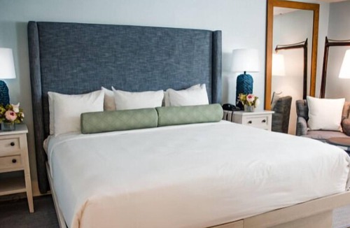 Silver Beach Hotel | Private Beach Access! Onsite Parking, Pets Allowed! Near Woods Hole Aquarium!