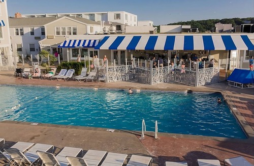 Silver Beach Hotel | Private Beach Access! Onsite Parking, Pets Allowed! Near Woods Hole Aquarium!