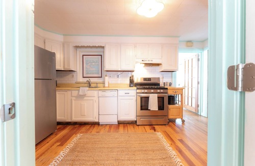 Green Harbor-Cedar Crest House | Private Beach Escape - Bay Views & Powder Point Bridge - Duxbury, MA