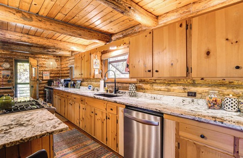 Panora Cabin | Private Beach! Lakefront Cabin in Panora