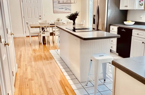 East Sandwich House | Private Beach! Refreshed & Cozy. Linens Included + NEW 2026 Prime-Spa Bathroom