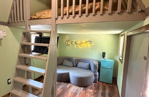 Kimberling City Hotel | Private Cabin Near Table Rock Lake! Room