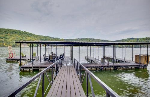 Camdenton House | Private Dock! Waterfront Group Haven in Camdenton
