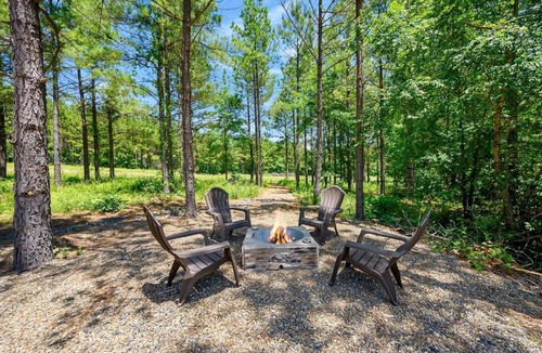 Pickens House | Private Escape| Hot tub| Fire Pit| Trail Access
