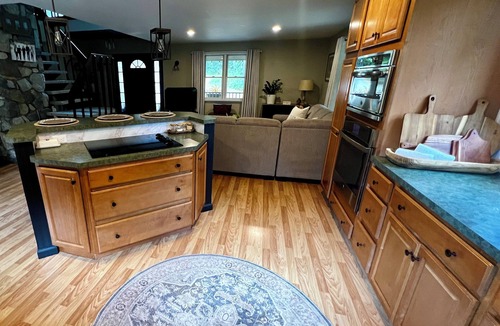 Waterford House | Private Farmhouse Retreat sleeps 8 near camps, wedding venues, ski areas