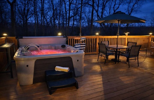 Almo Cabin | Private Forest Dome with Hot Tub, Fire Pit & King Bed
