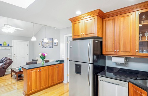 Old Lyme Apartment | Private Guest House Near the Beach 1BR/1.5BA