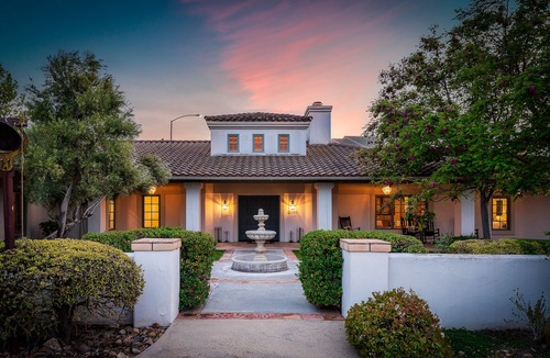 Paso Robles House | Private guest house on 40 acres with pool, spa, & game room