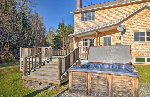 Montgomery Center House | Private Home w/Hot Tub Near Jay Peak Slopes