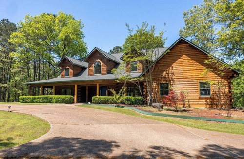 Pearcy Cabin | Private Hot Springs Cabin on Pond w/Game Room!