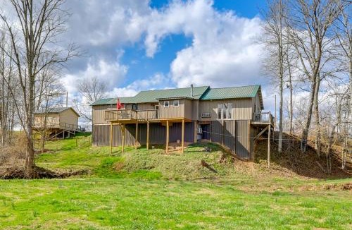 Friendly House | Private Hot Tub! Country Retreat in West Virginia