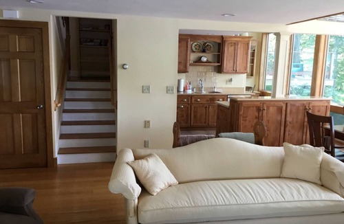 Preston House | Private Island Lake House Near Casinos