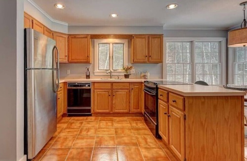 Becket Cottage | Private Lake Cottage on 3 acres w/350 sq. ft. deck