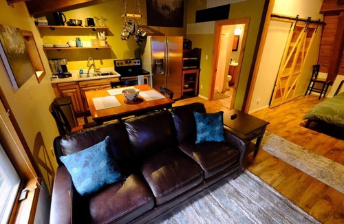 Back Loop Apartment | Private Log Home Apt w/King & Free Tram Tickets!