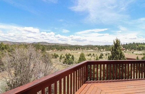 Long Valley Junction Cabin | Private Luxury Cabin on 5 Acres, 4bd 2.5ba perfect base camp to N. Parks!