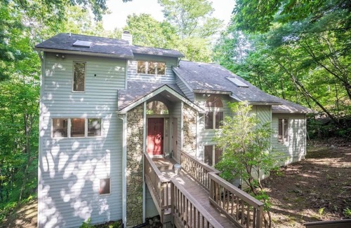 Chestnut Springs House | Private Mountain Getaway Wintergreen Resort