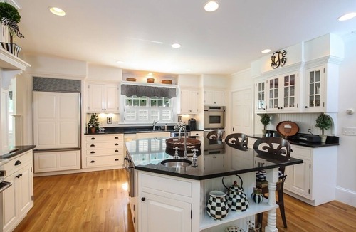 Osterville House | Private Nantucket style home with heated pool and beach pass