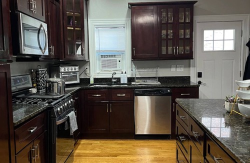Columbus Park - Andrew Square House | Private Parking! 4BR Family Home in South Boston