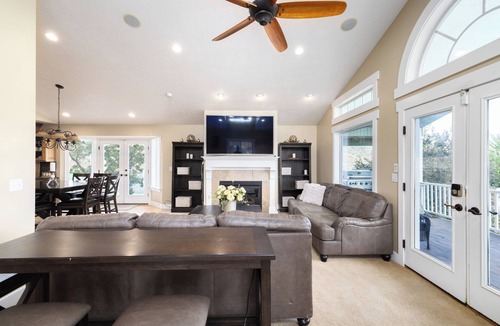 Eagle Mountain House | Private Ranch Retreat- Double Pickleball, Spa, Theater, Equestrian, VIEWS!