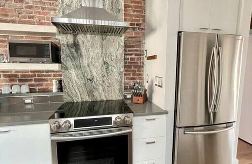 Downtown Portland Apartment | Private Rooftop Deck!/Artsy Apt/Old Port Arts Dist