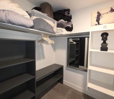 Eagle Mountain House | Private room and bathroom from 5 min to META