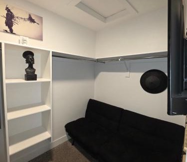 Eagle Mountain House | Private room and bathroom from 5 min to META