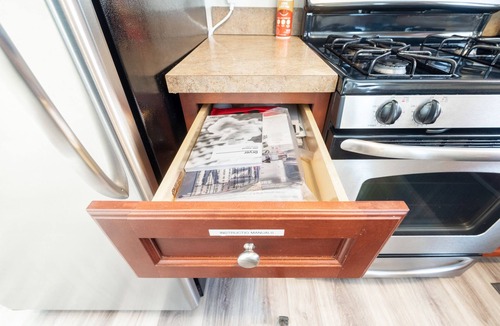 Hartford Apartment | Private, simple and relaxed urban apartment near everything with a large kitchen