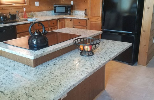 Town of Copake Cabin | Private swimming-pool, rap-around porch, and breathtaking views!