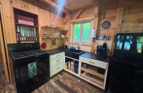 Lincoln Cabin | Private waterfront cabin with 4 acres on Egg Pond - Lincoln
