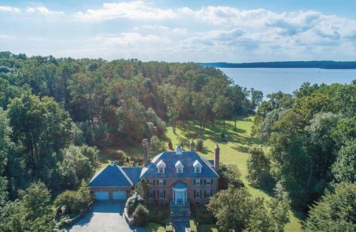 Earlville House | Private Waterfront Estate with Pool, Private Beach and Dock