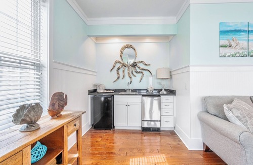 Murrells Inlet House | ¡Pura Vida! : 7 Bed/8 Bath with a Heated Pool, Elevator, Pool table,Sleeps 27