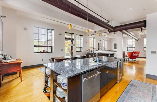 Downtown Condo | PVDLoft ︙ Curated Design ︙ Prime Walkable Locale ︙ Near Brown & RISD