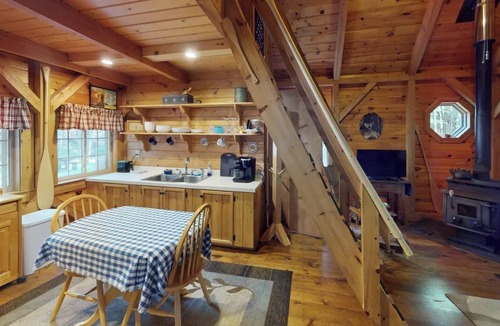 Lincoln Cabin | Quaint 1 Bedroom/1 Bath streamside Timber Frame cabin minutes from Lincoln, ME.