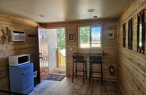 Escalante Cabin | Quaint and Rustic Cabin with Views of the Upper Escalante River Corridor Canyon, Escalante, Utah