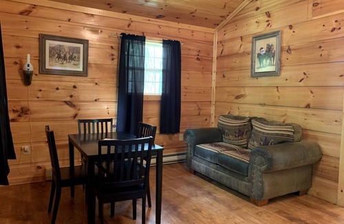 Mingo House | Quaint Cabin with Outdoor Grill and Picnic Space in West Virginia