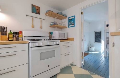Bass Harbor House | Quaint Cottage in Bass Harbor! [Fiona`s Cottage]